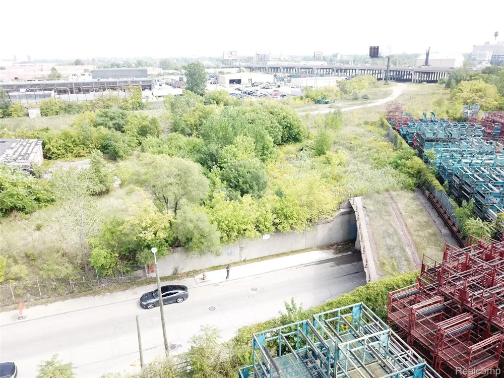 6200 RUSSELL Detroit City, MI 48211