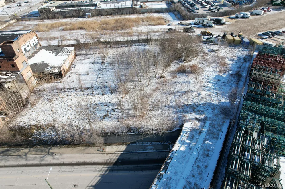 6200 RUSSELL Detroit City, MI 48211