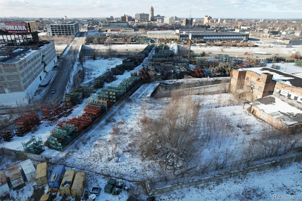 6200 RUSSELL Detroit City, MI 48211