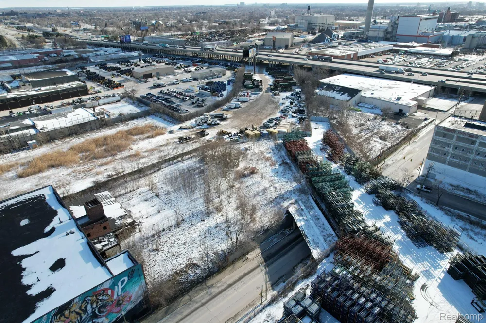 6200 RUSSELL Detroit City, MI 48211