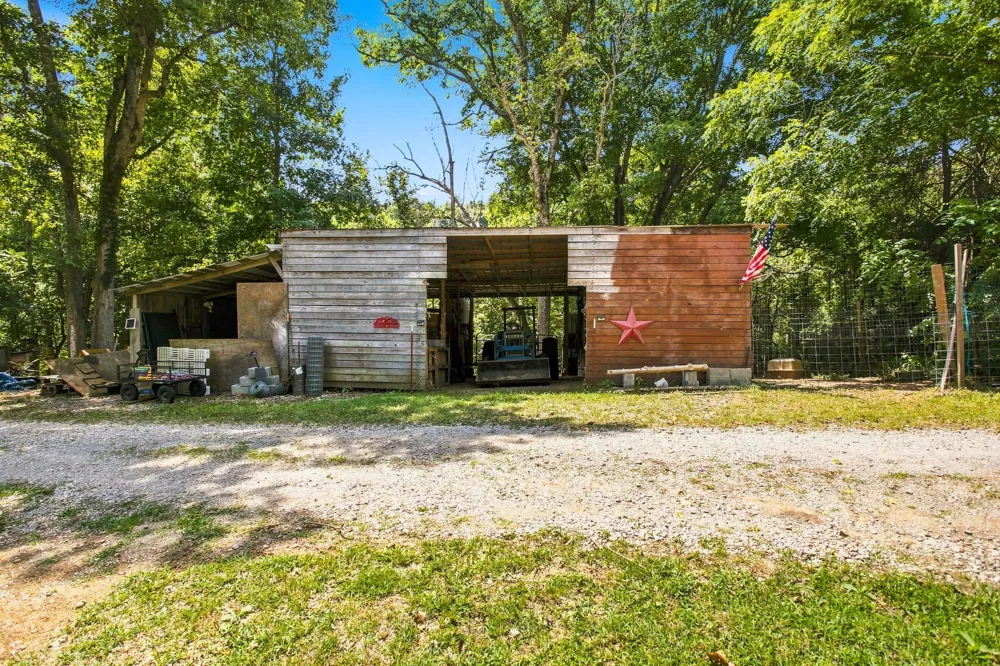 2339 Talley Rd Belfast, TN 37019