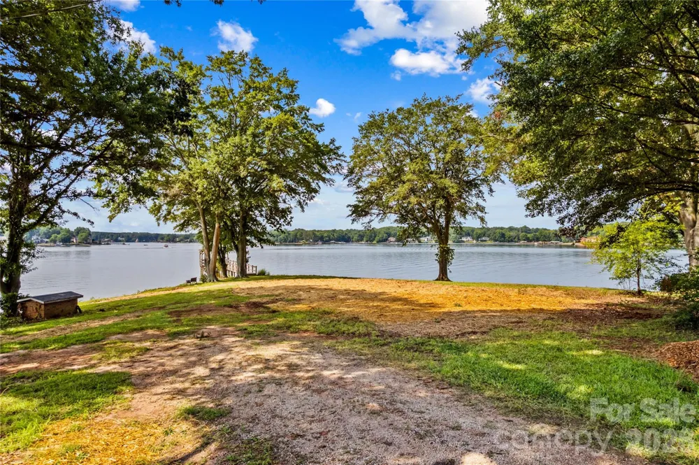 7152 Channelview Drive Sherrills Ford, NC 28673