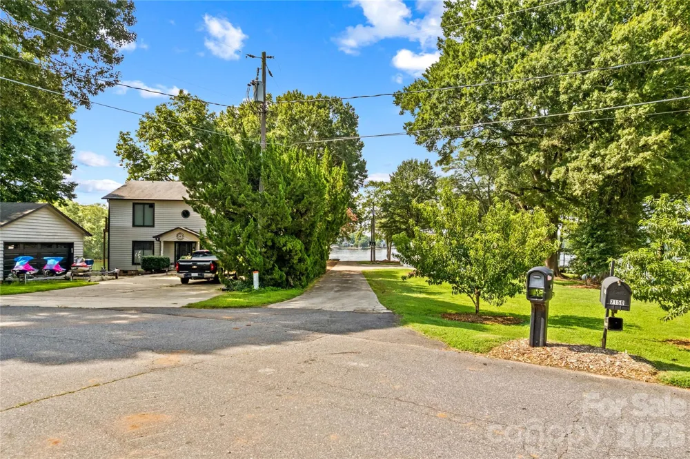 7152 Channelview Drive Sherrills Ford, NC 28673