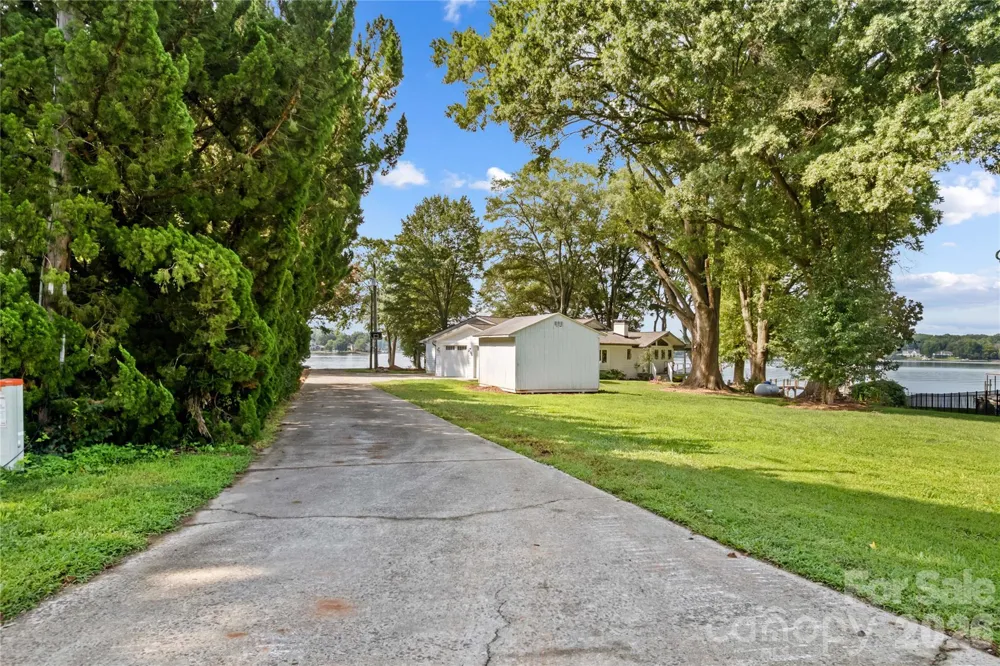7152 Channelview Drive Sherrills Ford, NC 28673