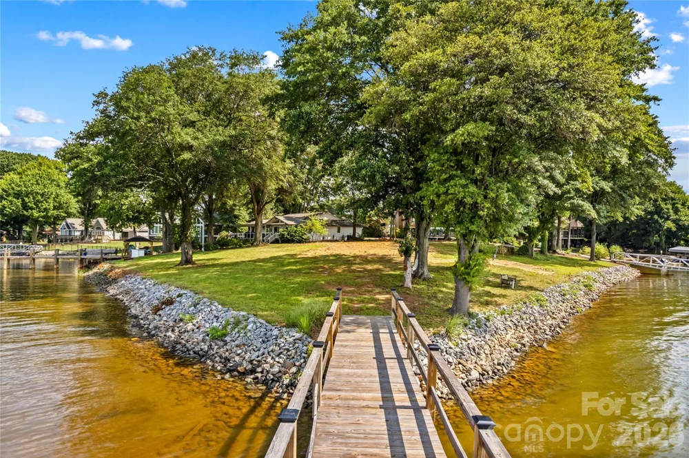 7152 Channelview Drive Sherrills Ford, NC 28673