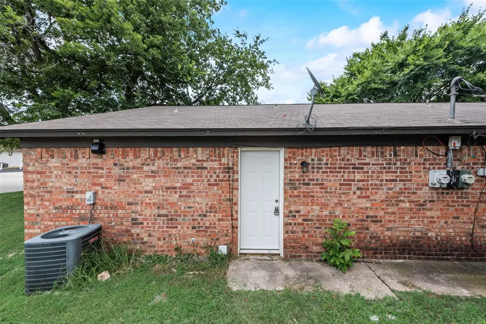 1000 S Mary Street Arlington, TX 76010