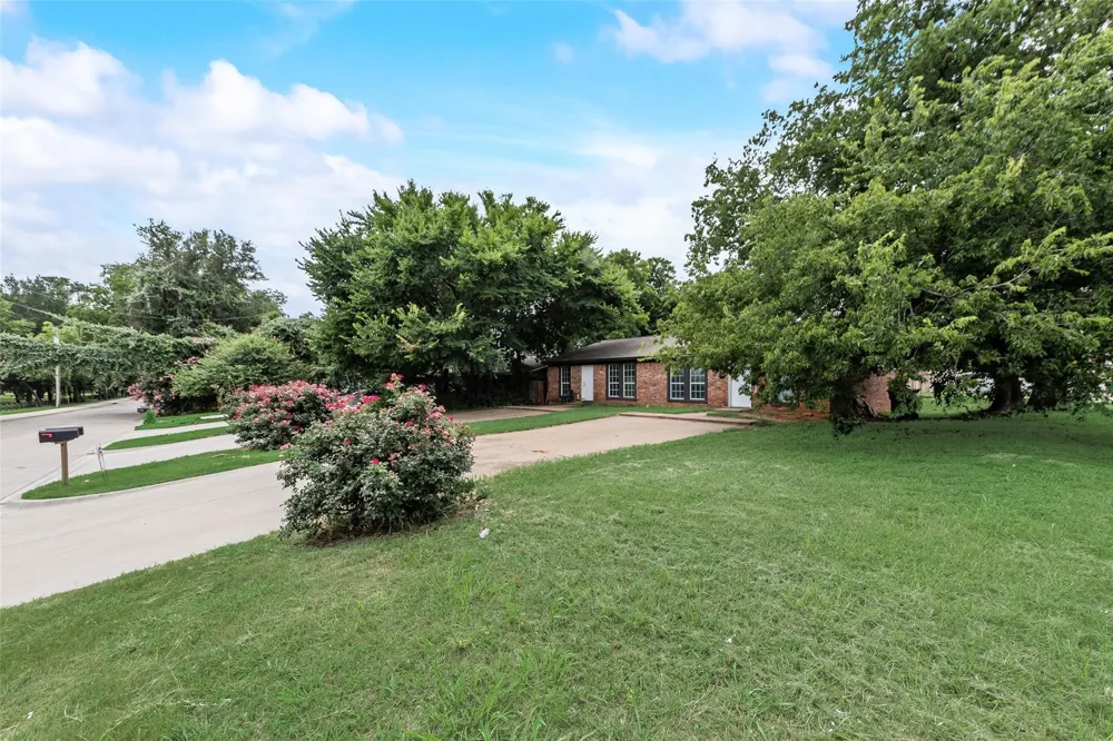 1000 S Mary Street Arlington, TX 76010