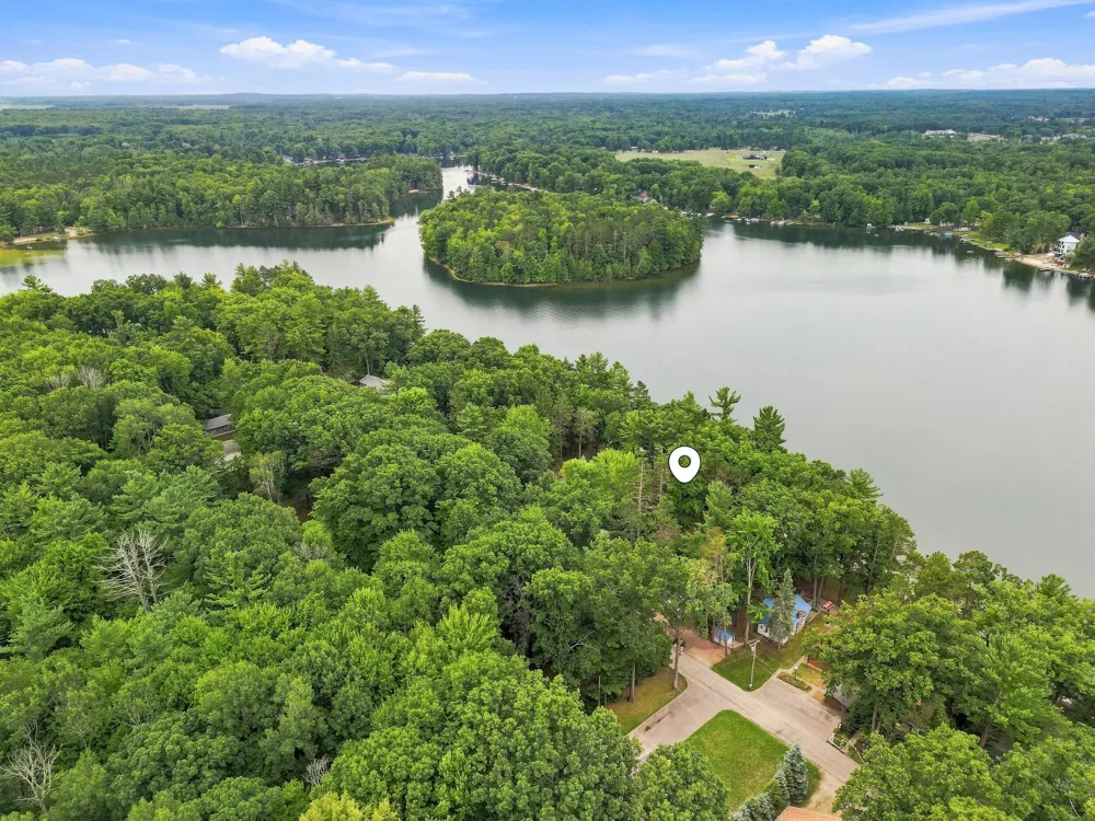 9545 E School Section Lake Drive Mecosta, MI 49332