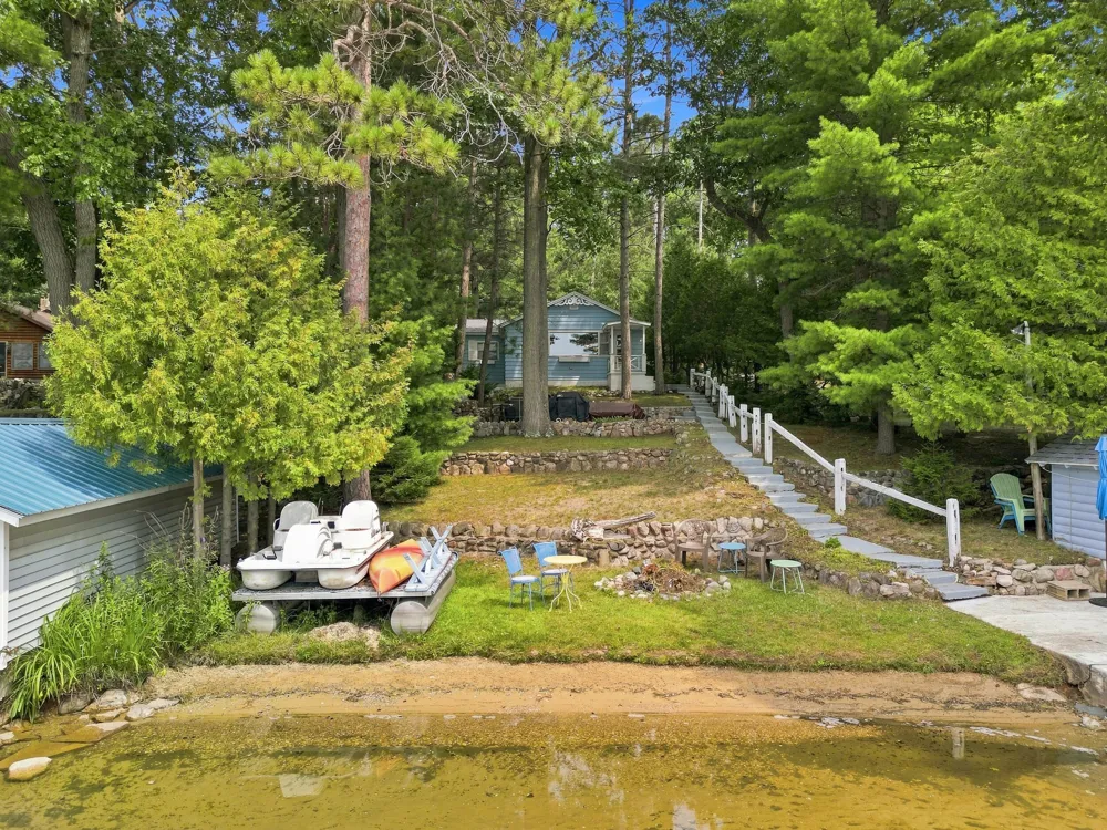 9545 E School Section Lake Drive Mecosta, MI 49332