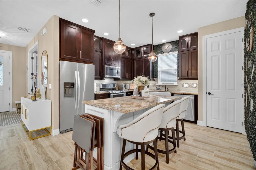 1105 EAGLE RUN WAY Ocoee, FL 34761