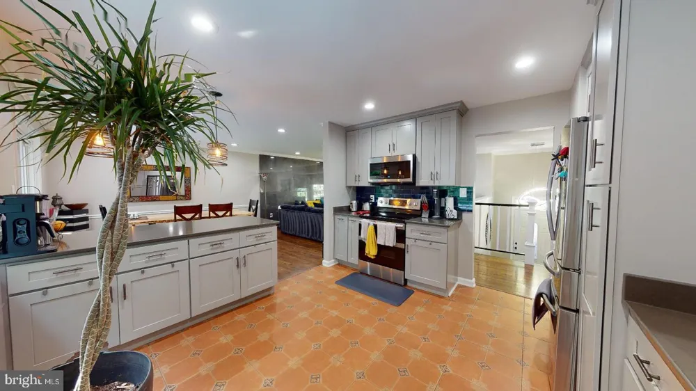 7628 CHANCELLOR WAY Springfield, VA 22153