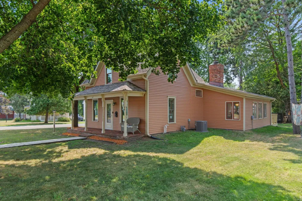1221 10th Street E Menomonie, WI 54751