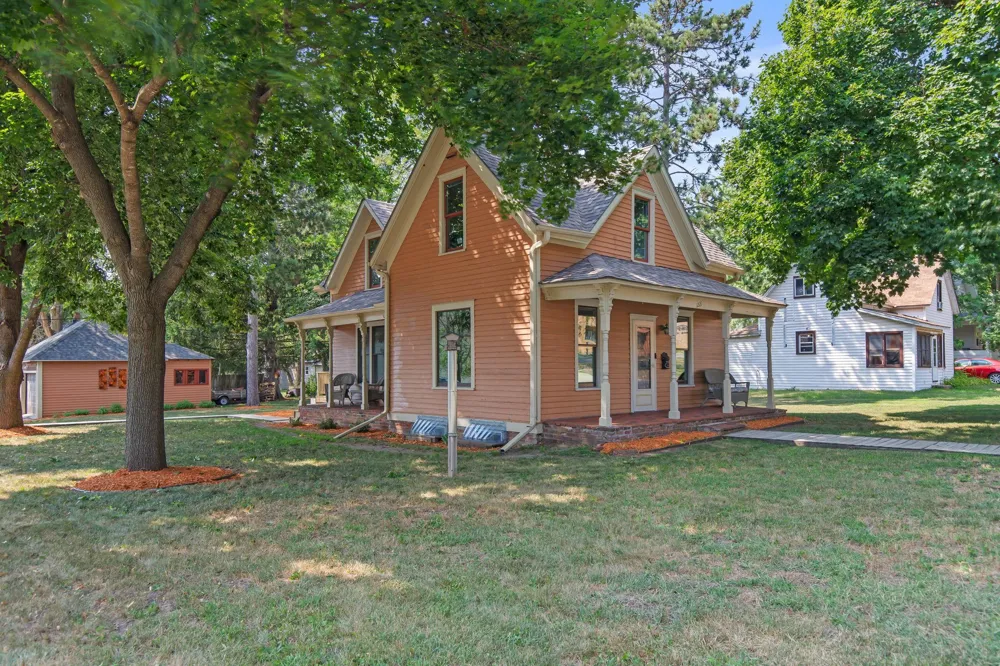 1221 10th Street E Menomonie, WI 54751