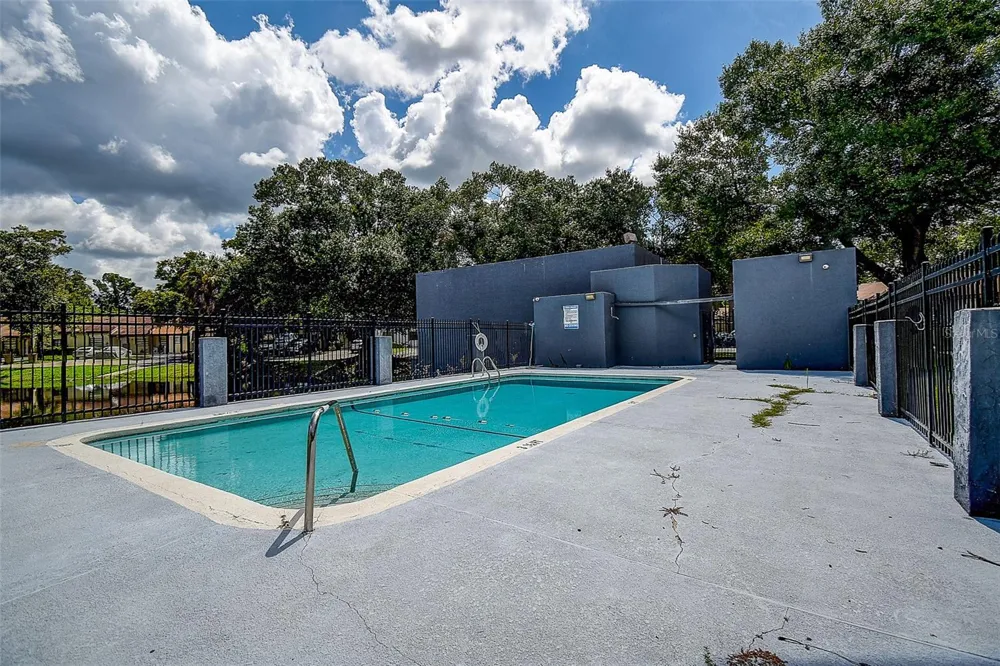 10306 COUNCILS WAY Temple Terrace, FL 33617