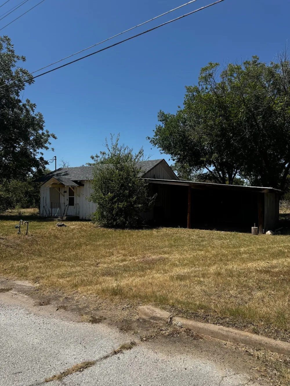 809 Avenue F Olney, TX 76374