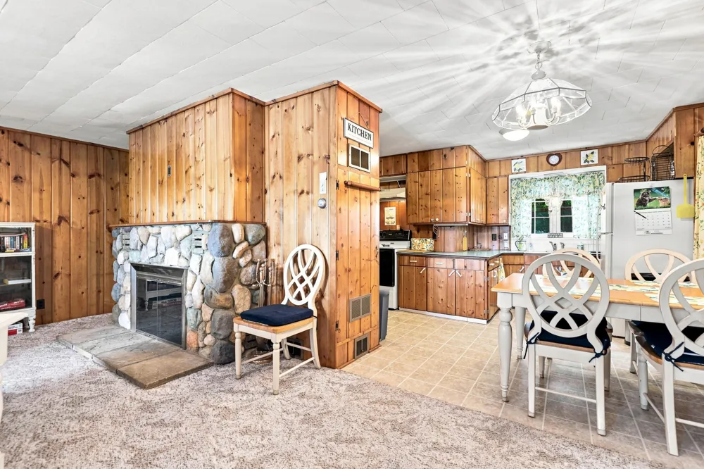 9545 E School Section Lake Drive Morton Township, MI 49332