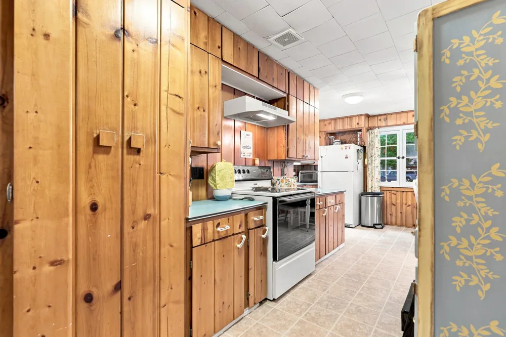 9545 E School Section Lake Drive Morton Township, MI 49332