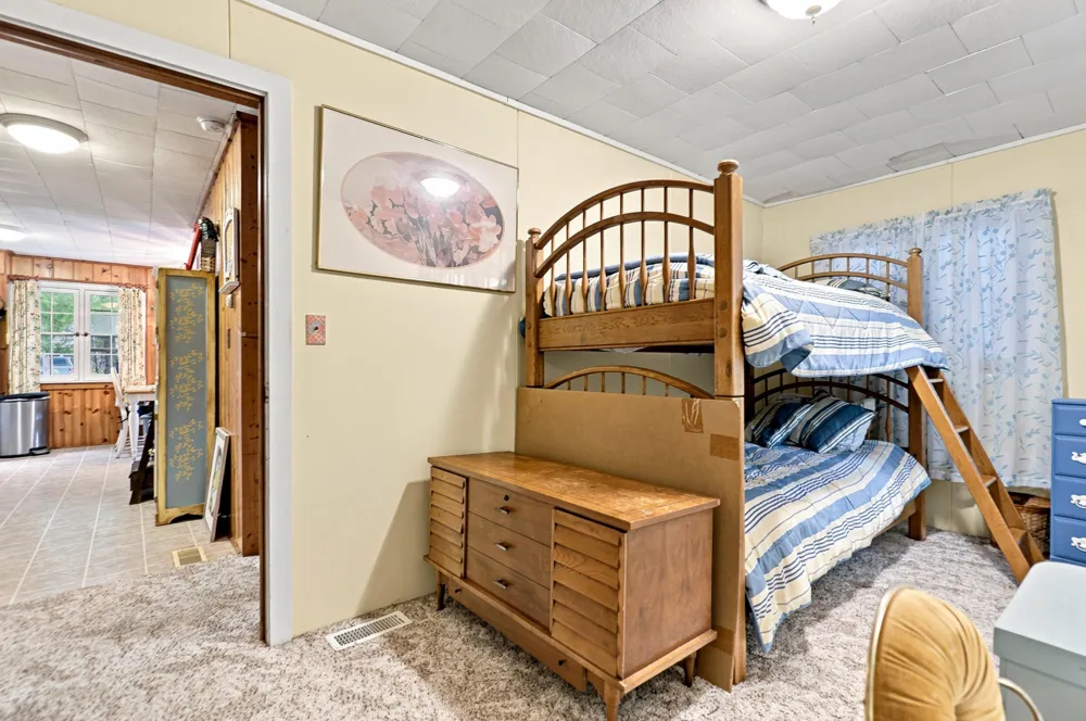 9545 E School Section Lake Drive Morton Township, MI 49332