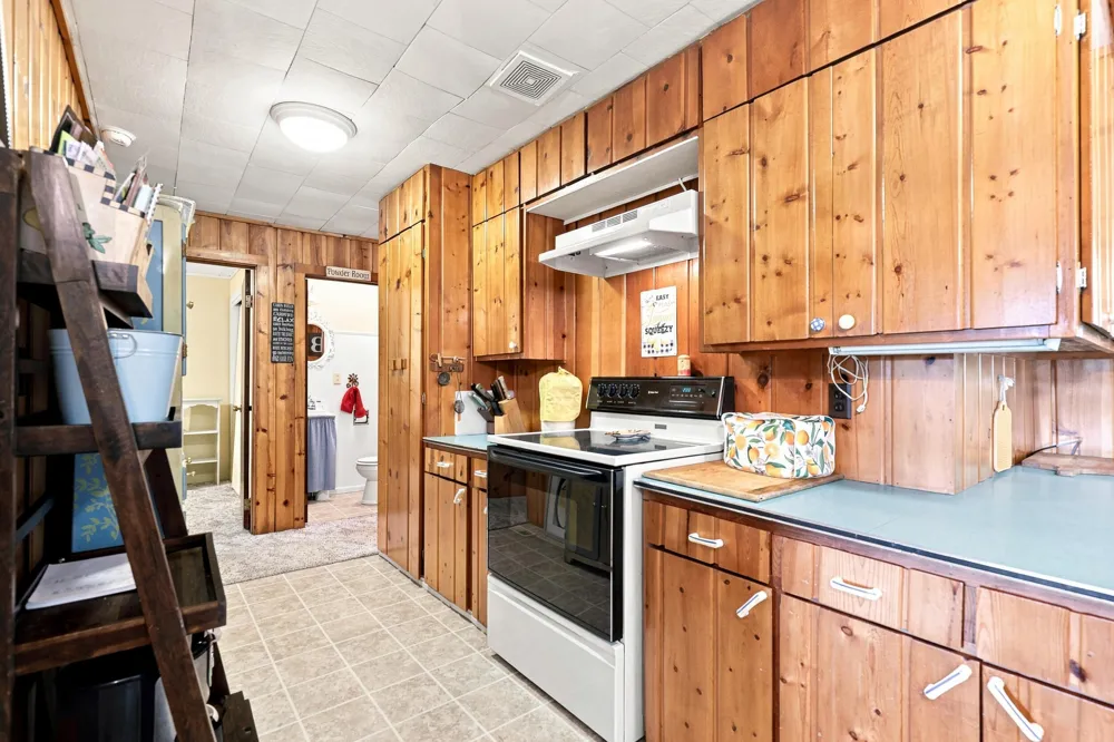 9545 E School Section Lake Drive Morton Township, MI 49332
