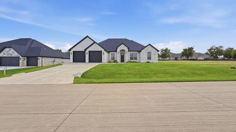 3709 Tremont Lane Granbury, TX 76049