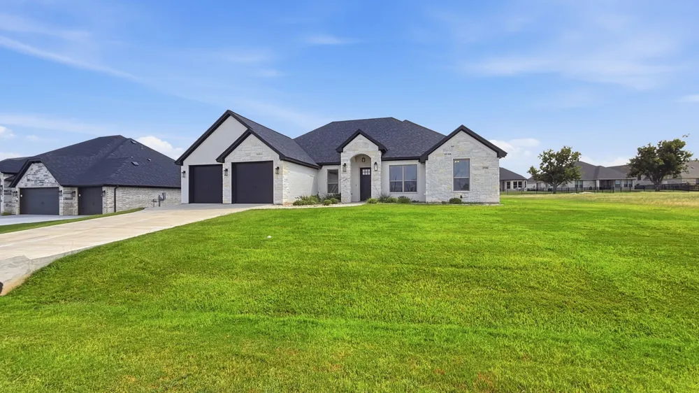 3709 Tremont Lane Granbury, TX 76049