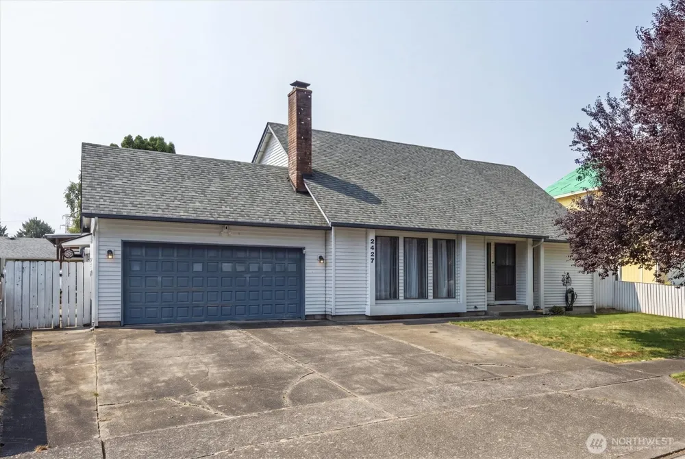2427 Hickory Avenue Longview, WA 98632