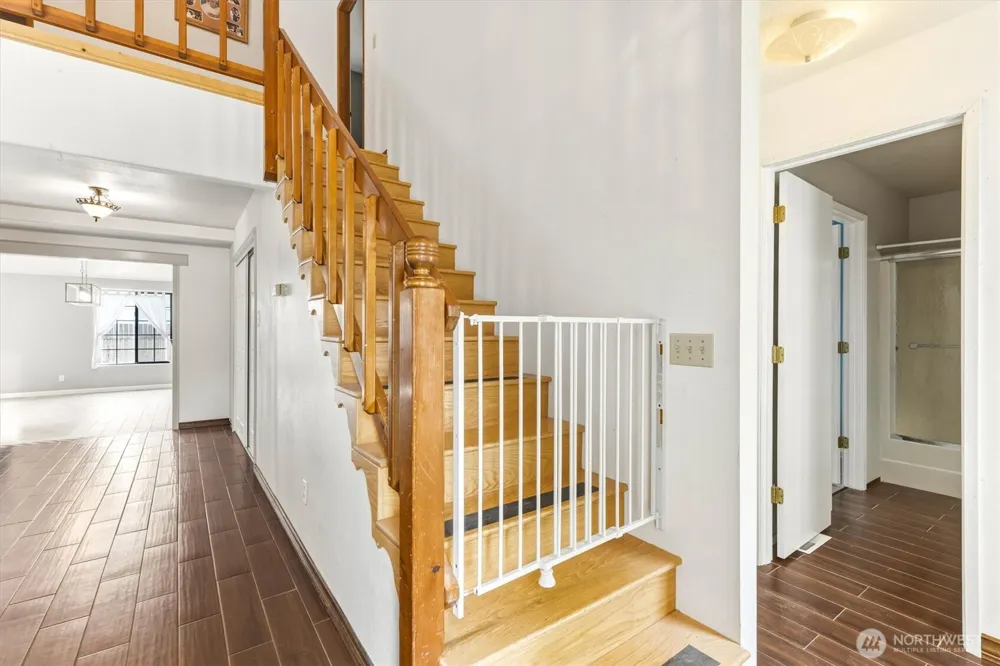 2427 Hickory Avenue Longview, WA 98632