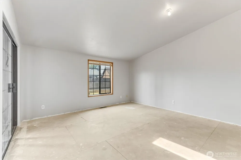 2427 Hickory Avenue Longview, WA 98632