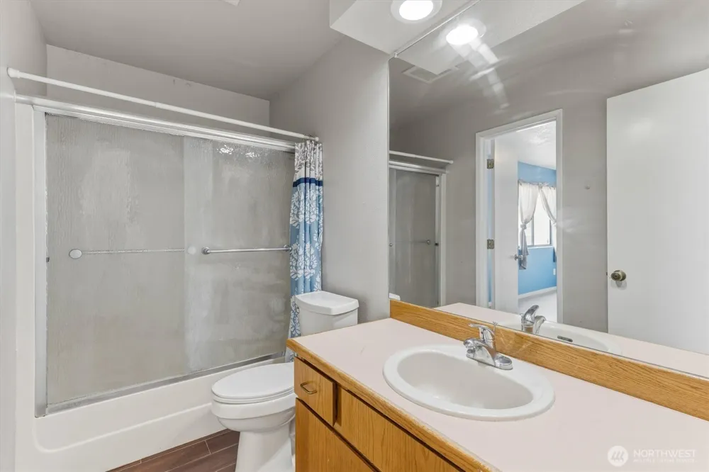 2427 Hickory Avenue Longview, WA 98632