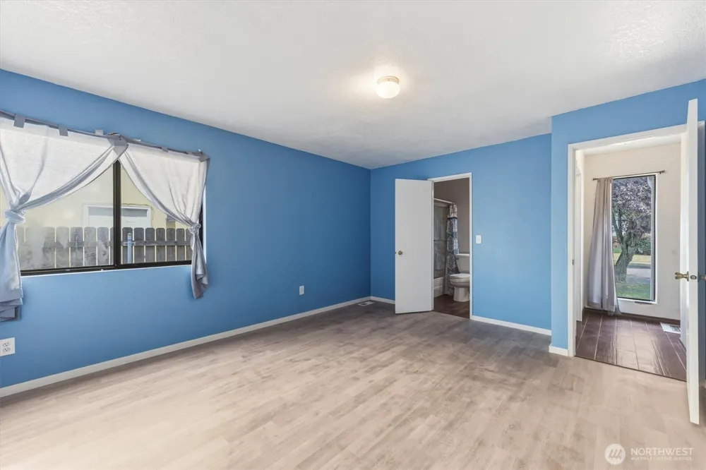 2427 Hickory Avenue Longview, WA 98632