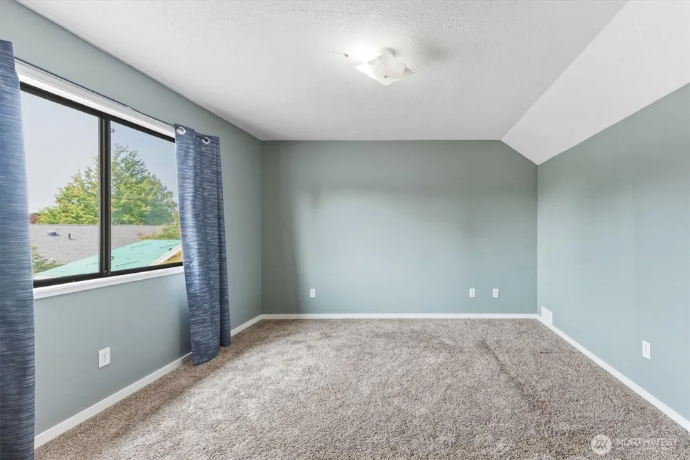2427 Hickory Avenue Longview, WA 98632