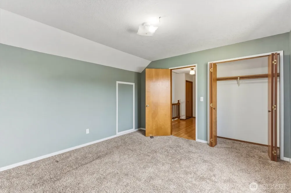 2427 Hickory Avenue Longview, WA 98632