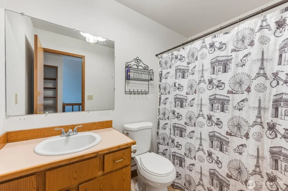 2427 Hickory Avenue Longview, WA 98632
