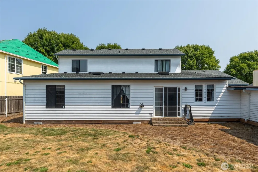 2427 Hickory Avenue Longview, WA 98632