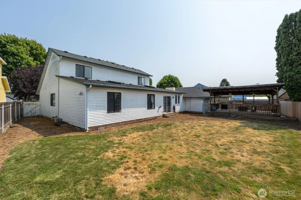 2427 Hickory Avenue Longview, WA 98632