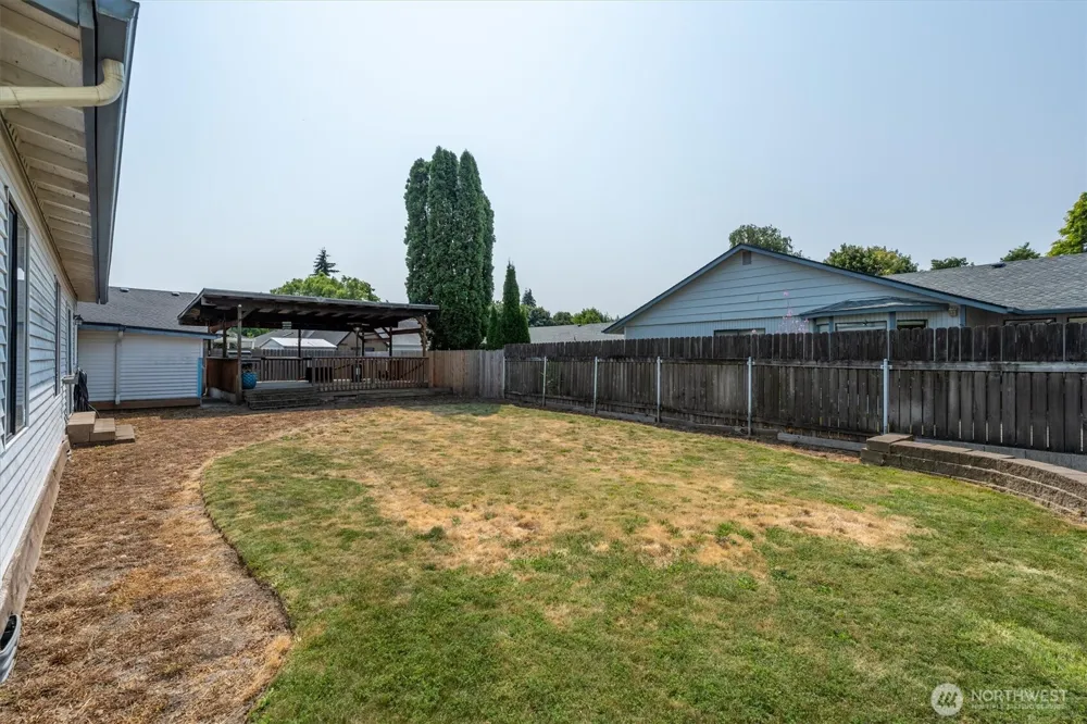 2427 Hickory Avenue Longview, WA 98632