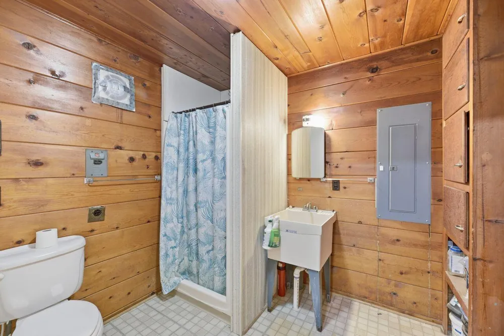 8887 Elm Valley Road Union Pier, MI 49129