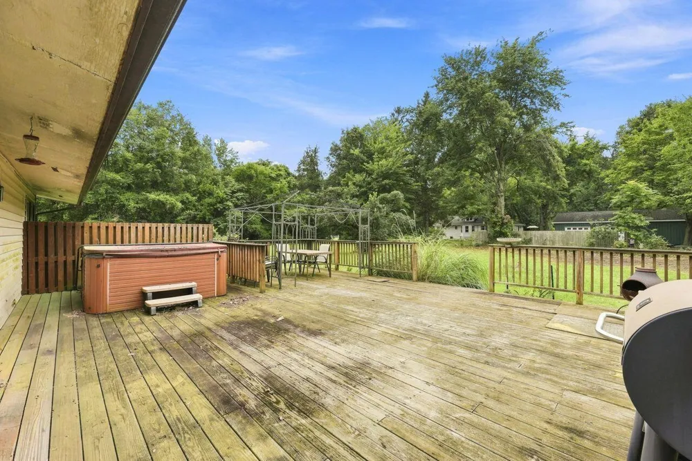 8887 Elm Valley Road Union Pier, MI 49129