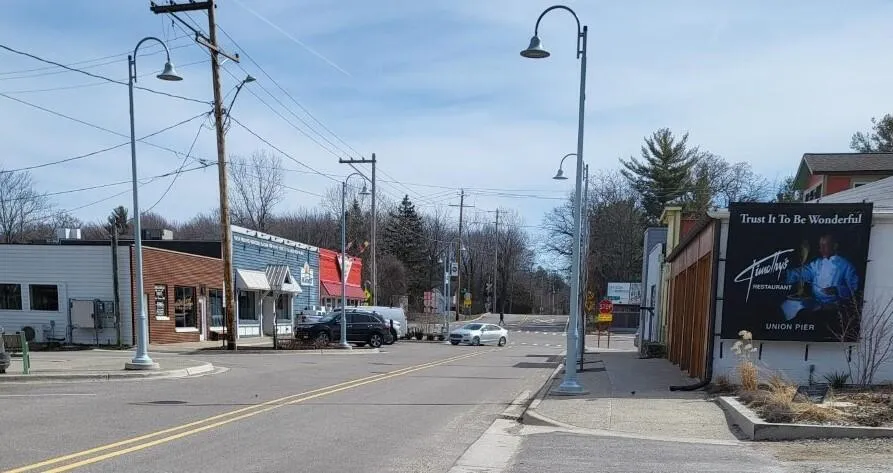 8887 Elm Valley Road Union Pier, MI 49129
