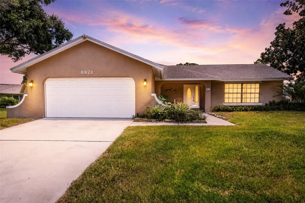 8971 ANGELICA DRIVE Orlando, FL 32836