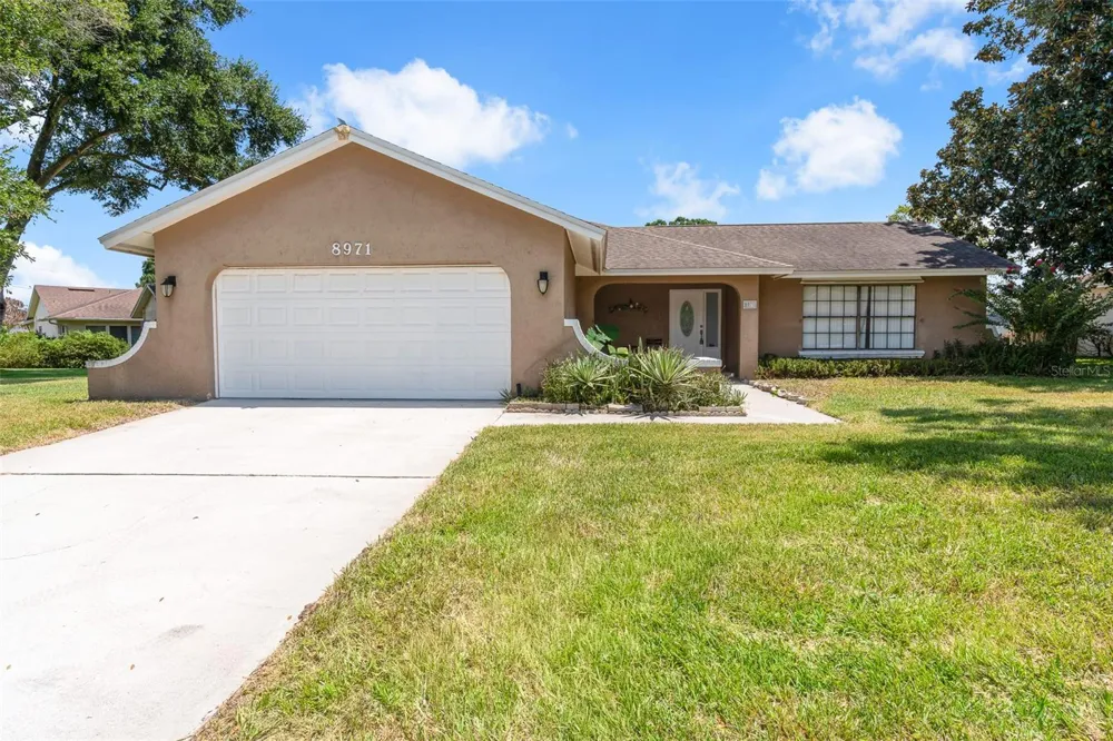 8971 ANGELICA DRIVE Orlando, FL 32836