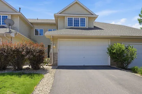 1971 Andrew Court