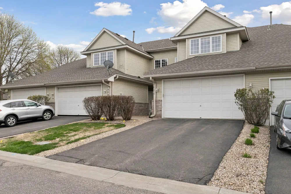 1971 Andrew Court Chanhassen, MN 55317
