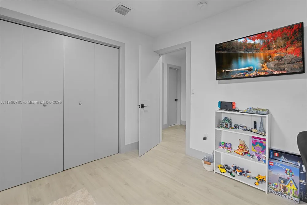 11350 SW 57th St Miami, FL 33173