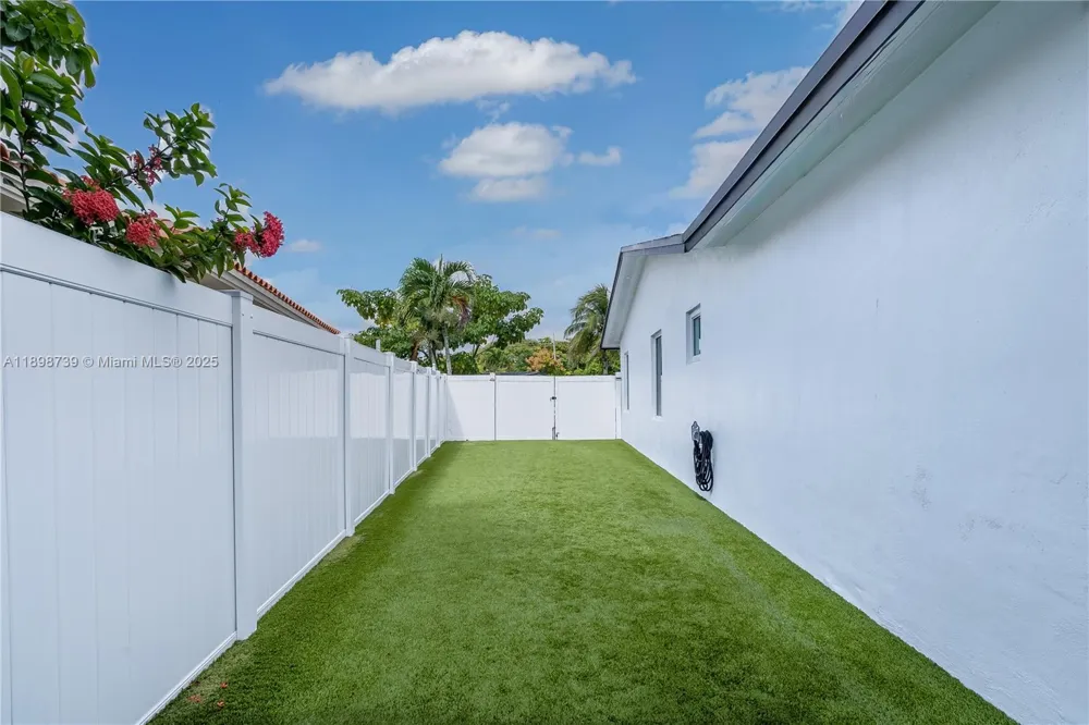 11350 SW 57th St Miami, FL 33173