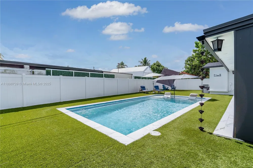 11350 SW 57th St Miami, FL 33173