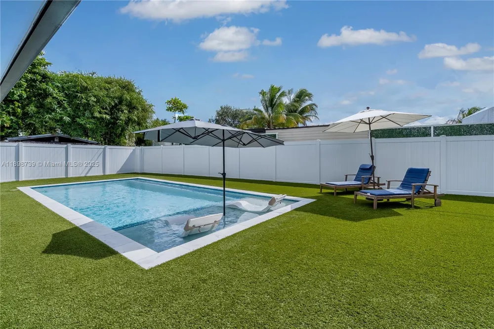 11350 SW 57th St Miami, FL 33173