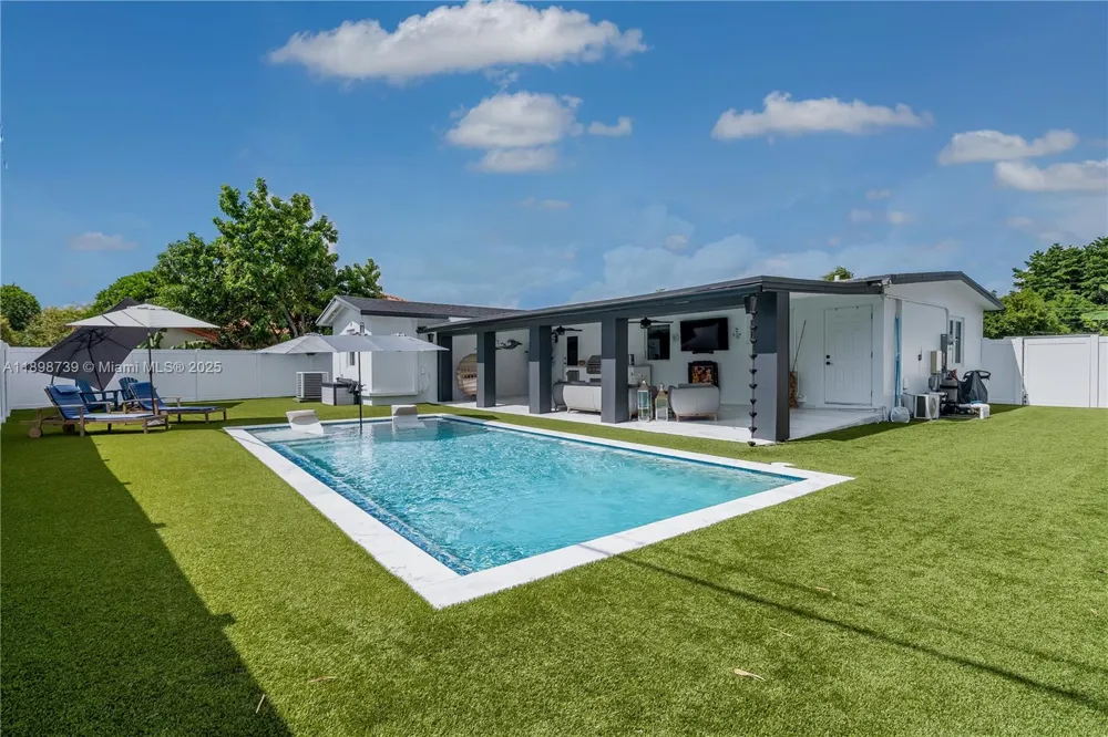 11350 SW 57th St Miami, FL 33173