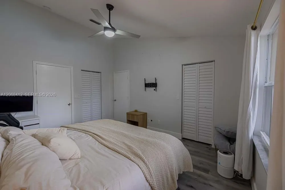 12171 SW 4th St Pembroke Pines, FL 33025