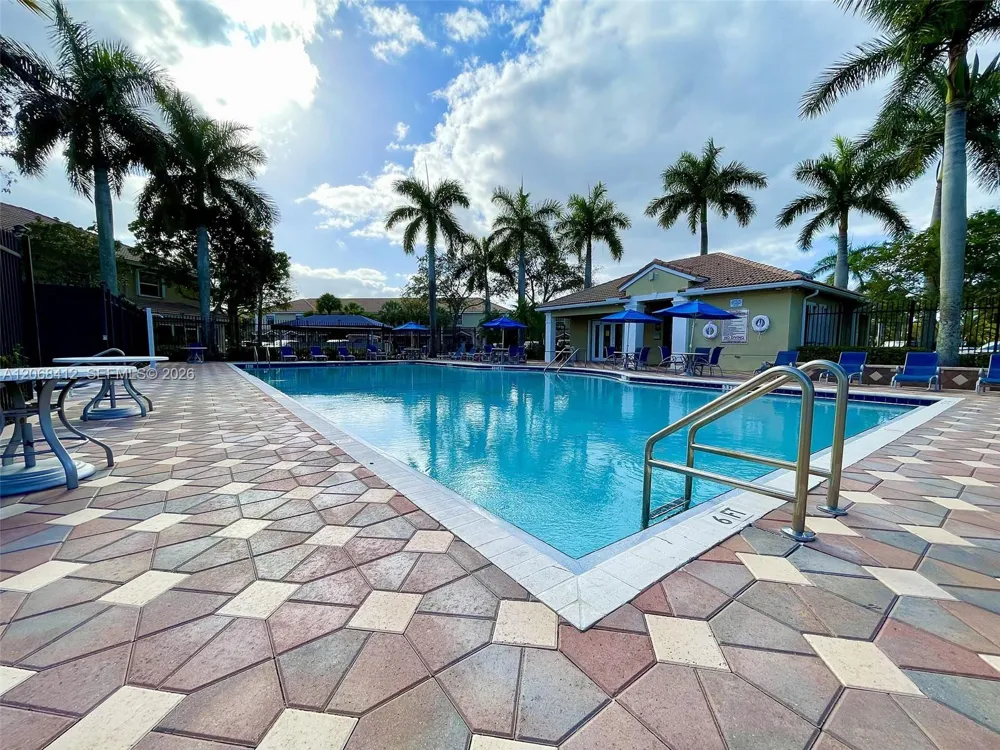 12171 SW 4th St Pembroke Pines, FL 33025